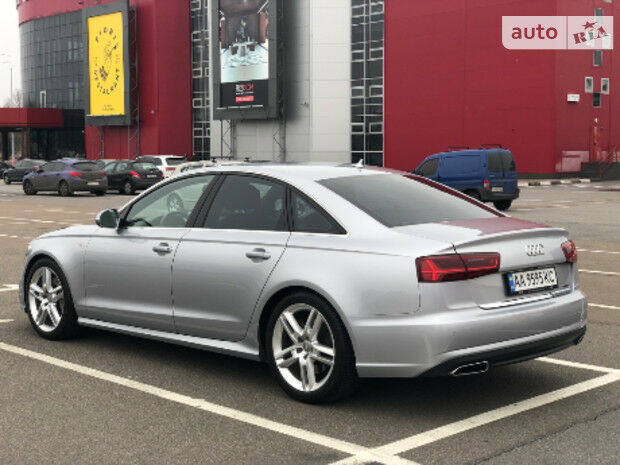 Audi A6 2015 года