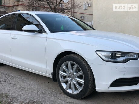 Ауди А6 2014 року Audi A6 2014 року