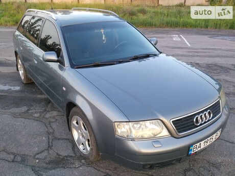 Ауди А6 2000 року Audi A6 2000 року