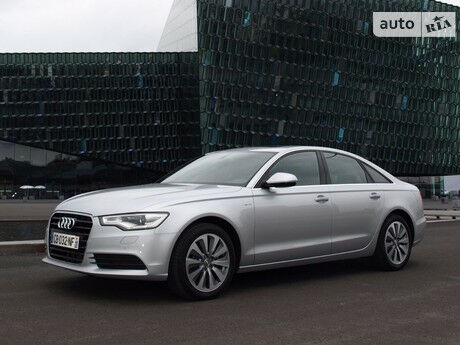 Ауди А6 1998 року Audi A6 1998 року