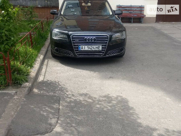 Audi A8 2011 года