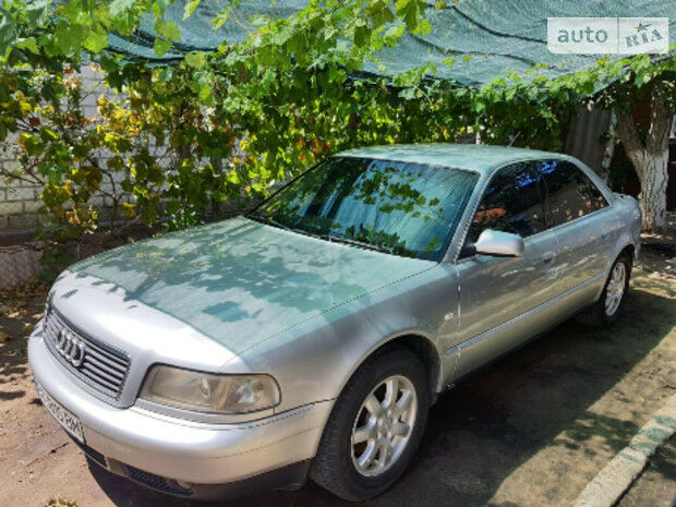 Audi A8 1999 року