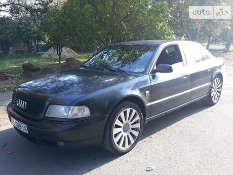Ауди А8 1998 года Audi A8 1998 года