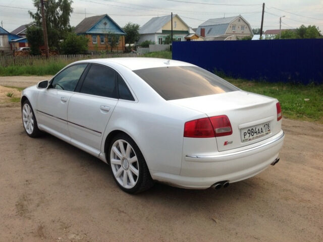 Audi A8 2004 року