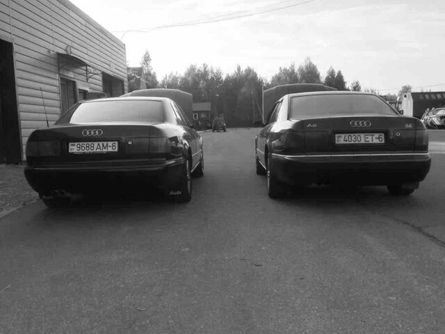 Ауди А8 1997 року Audi A8 1997 року