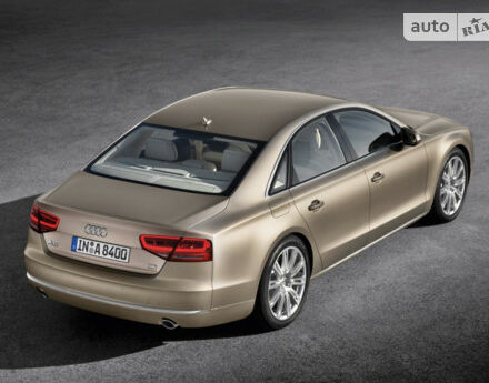 Audi A8 2011 року