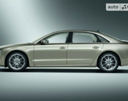 Audi A8 2012 року