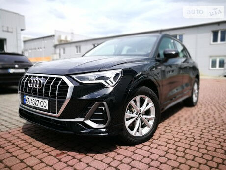 Audi Q3 2020 року