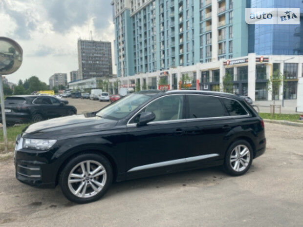 Audi Q7 2017 року