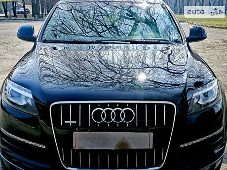 Audi Q7 2013 року