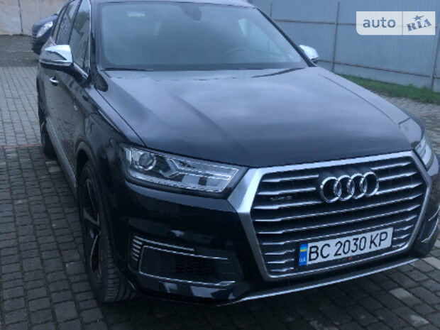 Ауди Ку 7 2017 року Audi Q7 2017 року