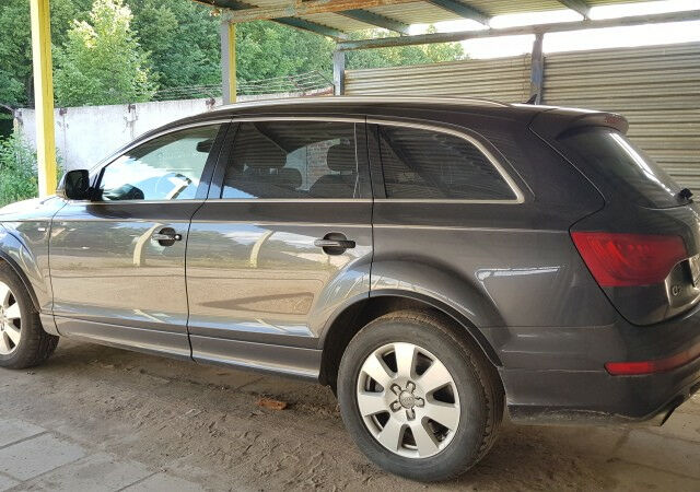 Audi Q7 2009 года