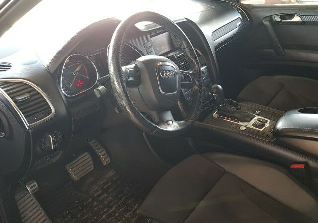 Audi Q7 2009 года
