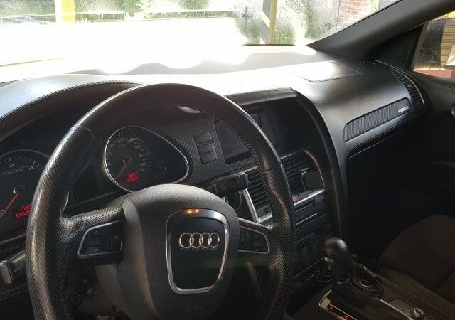 Audi Q7 2009 года