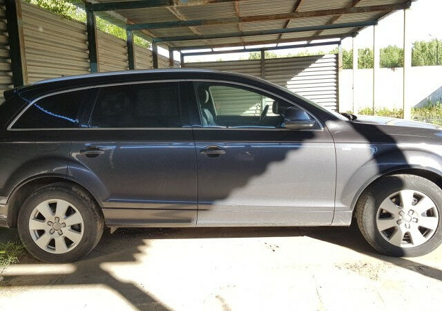 Audi Q7 2009 года