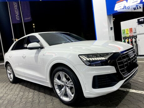 Ауди Q8 2018 року Audi Q8 2018 року