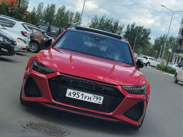 Audi RS6 2021 року