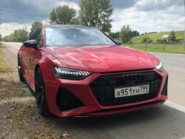 Audi RS6 2021 року