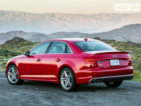 Ауди С4 2014 года Audi S4 2014 года