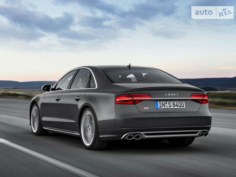 Audi S8 2012 року