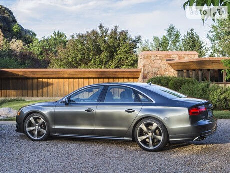 Ауди С8 1996 года Audi S8 1996 года