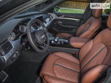 Ауди С8 2000 года Audi S8 2000 года