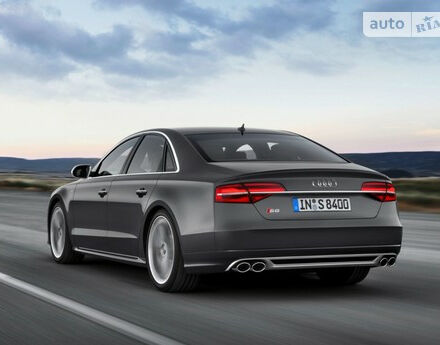 Audi S8 2012 року