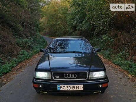 Ауди В8 1991 року Audi V8 1991 року