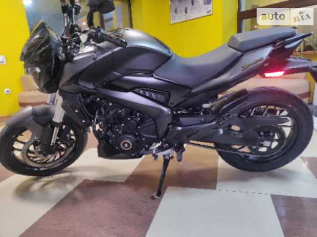 Bajaj Dominar 2020 року