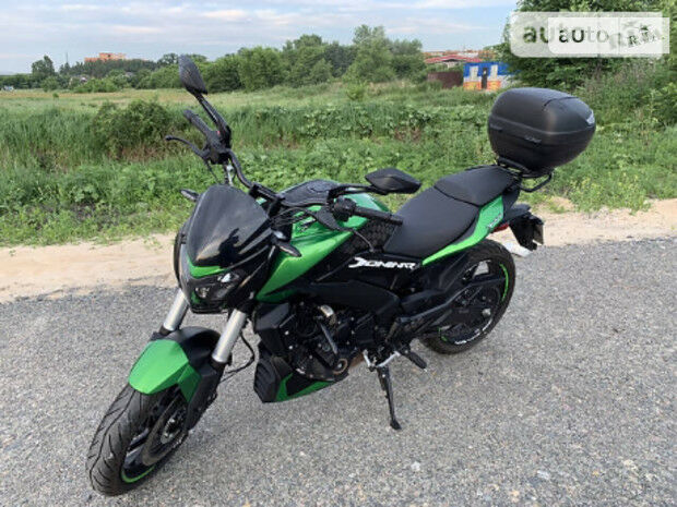 Bajaj Dominar 2020 года