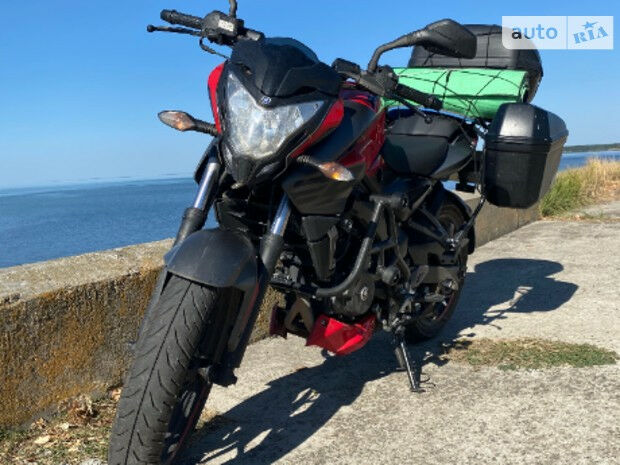 Баджадж null 2019 року Bajaj Pulsar NS200 2019 року