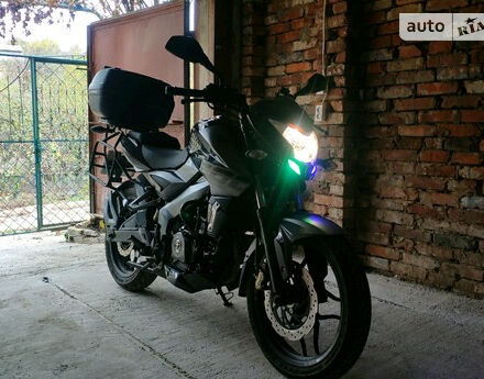 Фото на отзыв с оценкой 5 о Bajaj Pulsar NS200 2019 году выпуска от автора "Олег" с текстом: Мот очень достойный и надёжный.Мягкая подвескаОтличная управляемостьОтличная сборкаМизерный расхо...