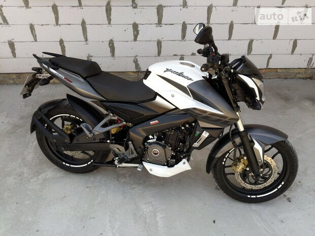 Bajaj Pulsar 2019 року