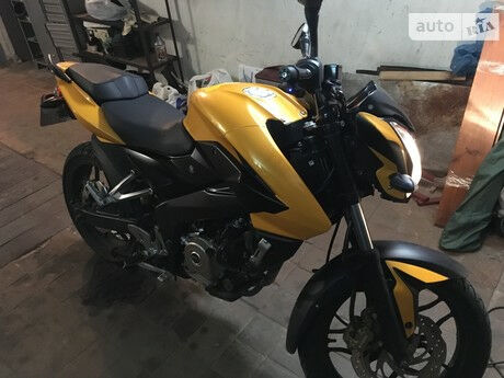 Bajaj Pulsar 2013 года