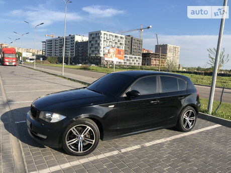 BMW 1 Series 2009 года