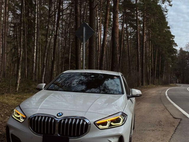 BMW 1 Series 2019 года