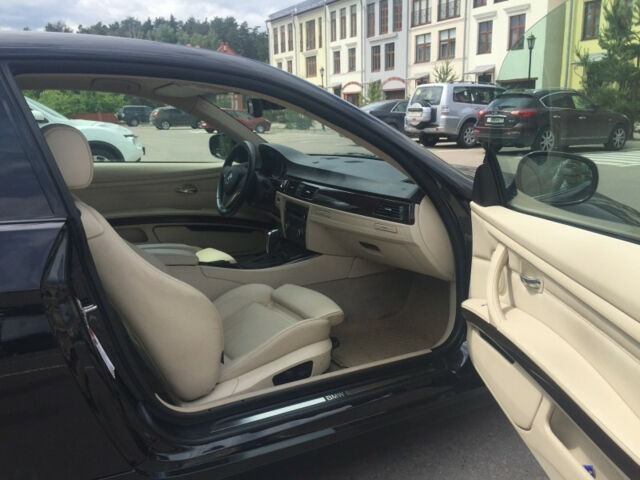 BMW 3 Series 2011 года