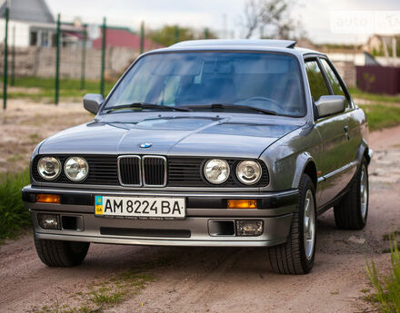 BMW 3 Series 1987 года