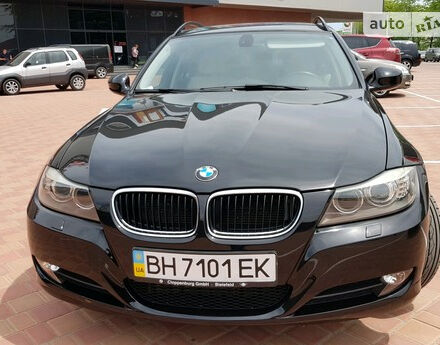 BMW 3 Series 2009 года