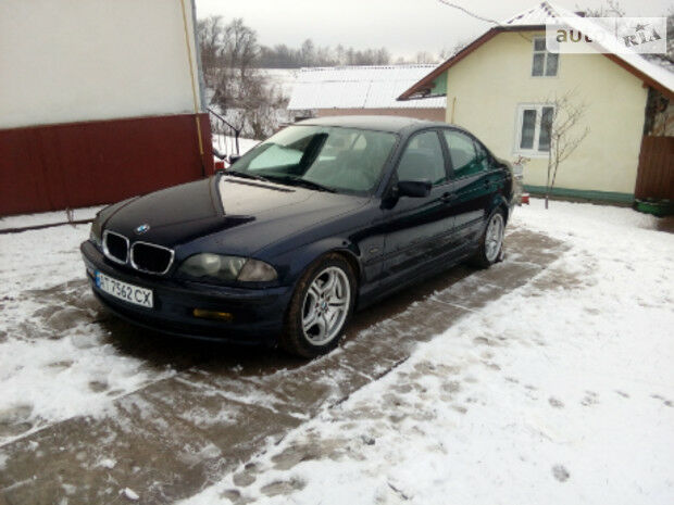 BMW 316 2001 року