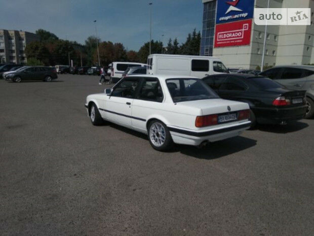 BMW 316 1988 року