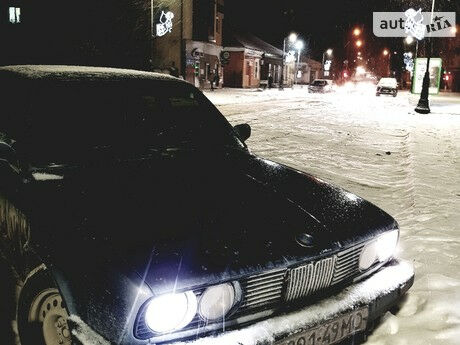 БМВ 316 1990 року BMW 316 1990 року