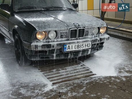БМВ 316 1983 року BMW 316 1983 року