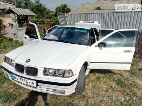 БМВ 316 1991 года BMW 316 1991 года