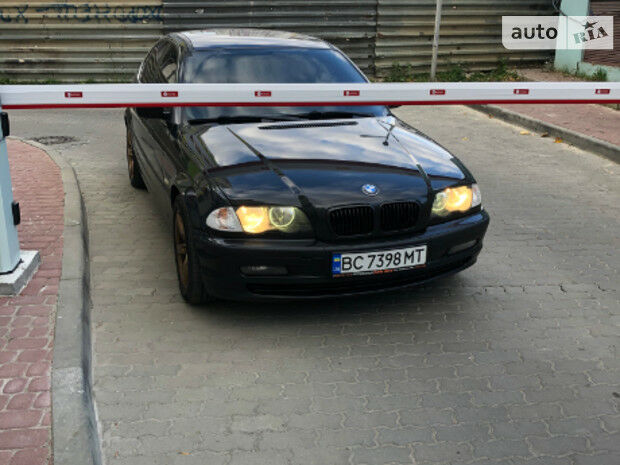 BMW 318 1998 года