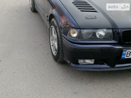 BMW 318 1997 года