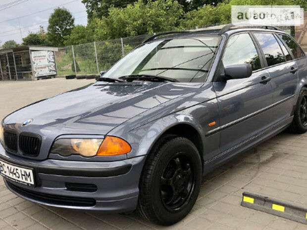 BMW 318 2000 року