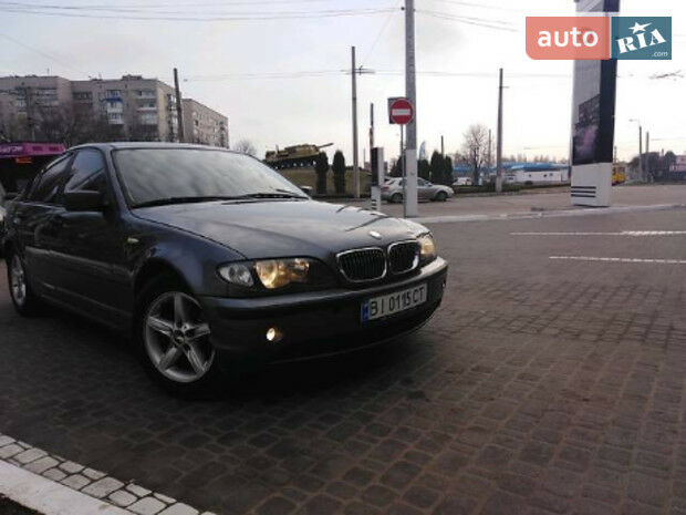 БМВ 318 2002 року BMW 318 2002 року