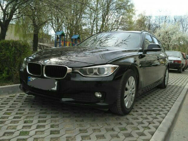 BMW 318 2013 року