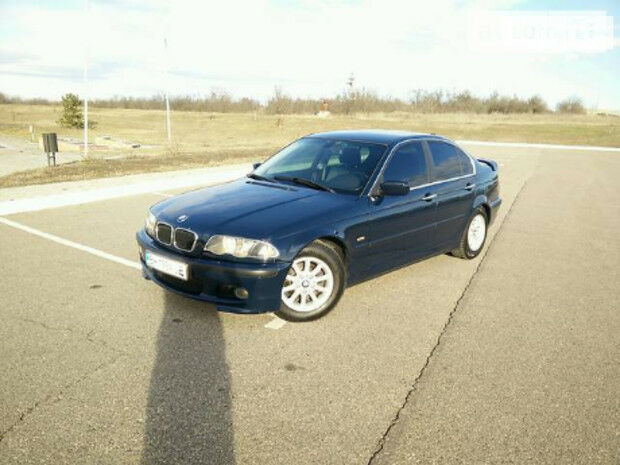 BMW 318 1998 року